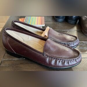 SAS Women’s Brown Loafer 8S